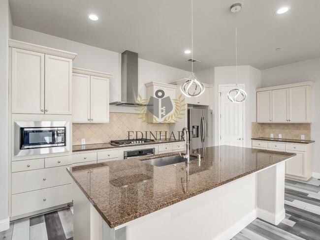 Building Photo - 1026 E Carnoustie Ave