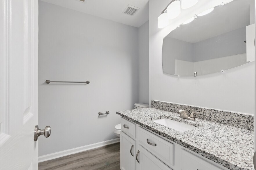 Building Photo - 5408 Gunnette Dr