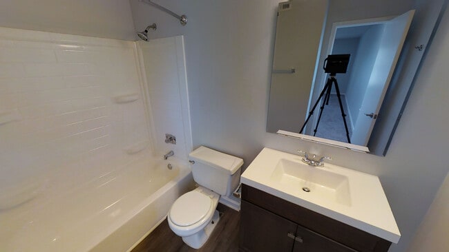 Bathroom - Lakestone