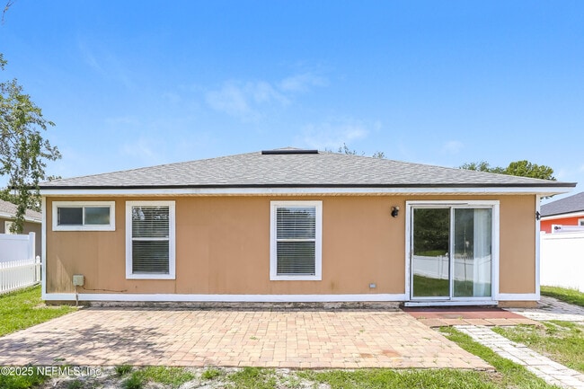 Building Photo - 7405 International Village Dr