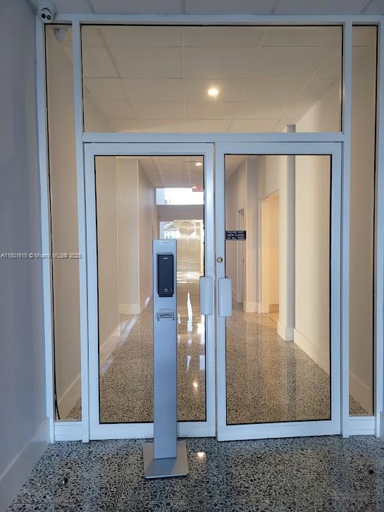 Building Photo - 3140 S Ocean Dr