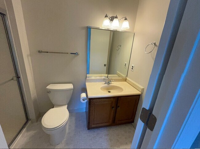 Building Photo - 713 Chimney Hill Ln