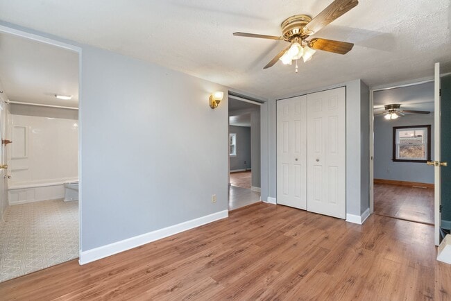 Building Photo - BLACK FRIDAY DEAL! SCORE 50% OFF 1ST MONTH'S RENT IF SIGNED BY NOV. 28! Beautiful 1 Bedroom home ...