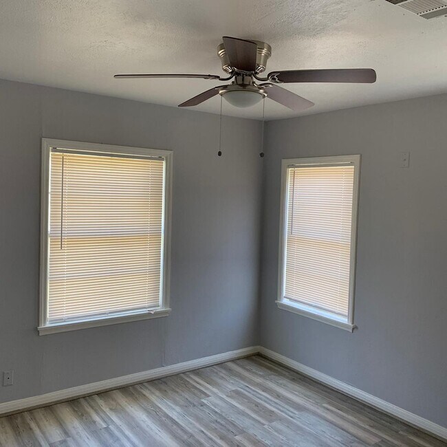 Building Photo - Gorgeous all renovated Home in Beaumont, TX!