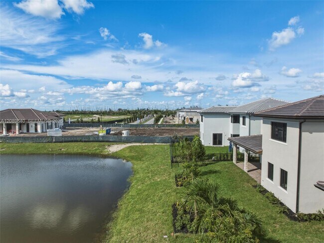 Building Photo - 9475 Magnus Ter