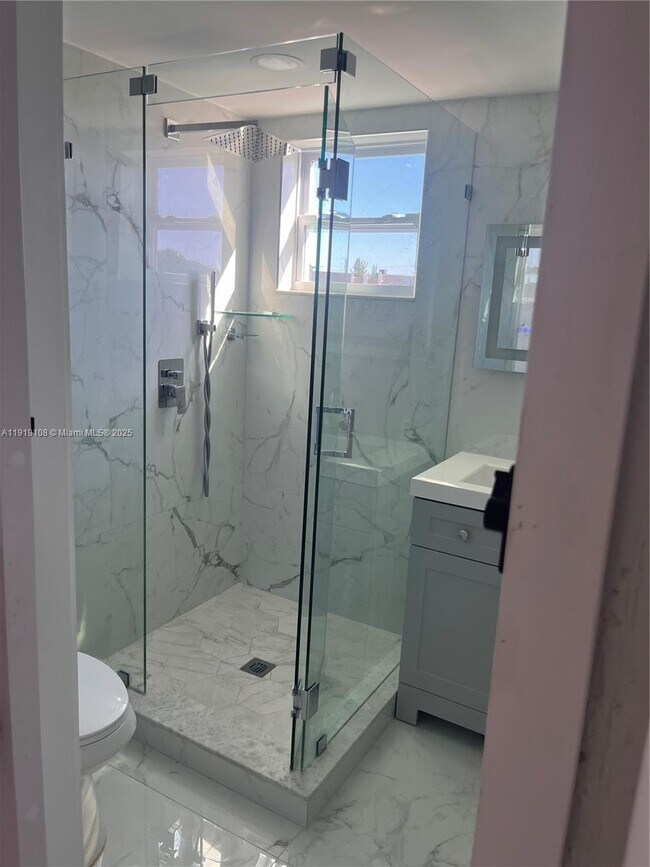 Building Photo - 6600 W 2nd Ct