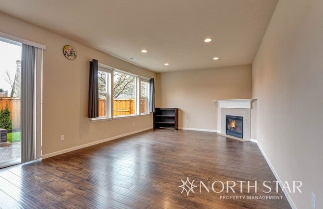 Building Photo - Heritage Crossing Craftsman in Tigard