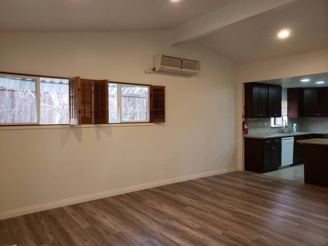 Building Photo - 5 Bed, 3 Bath La Mesa Home with SOLAR!