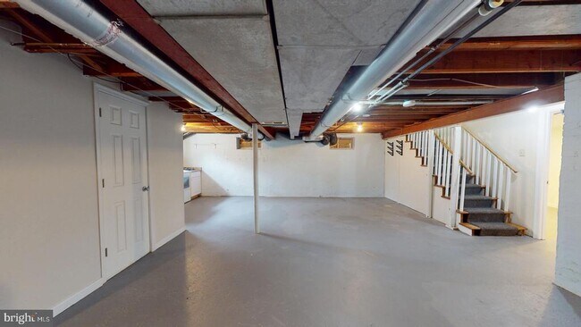 Building Photo - 6415 Potomac Ave