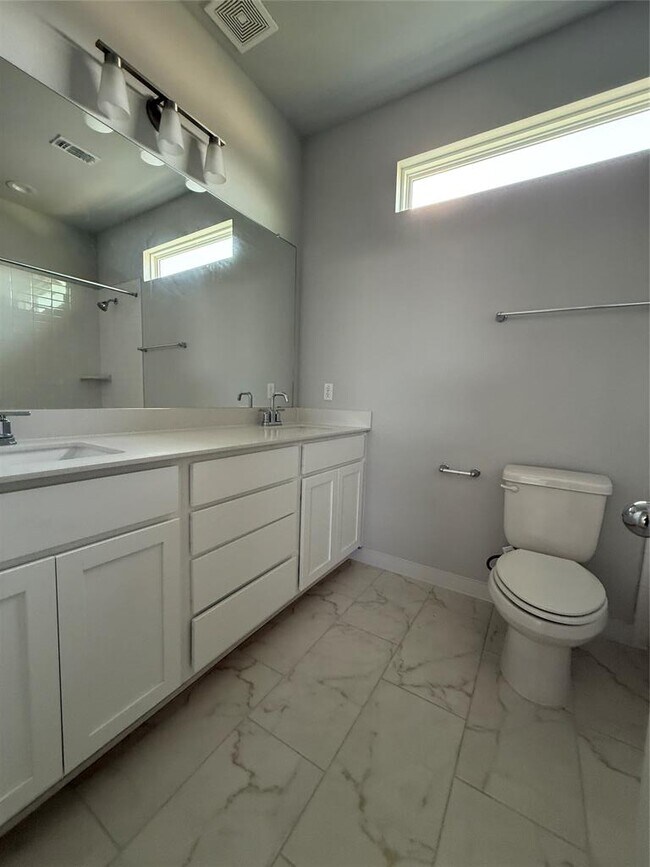 Building Photo - 2203 Grenache Dr