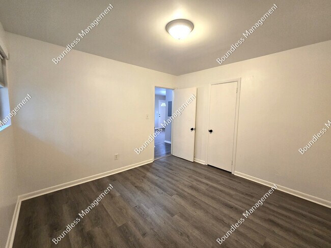 Building Photo - 2762 Palm Dr