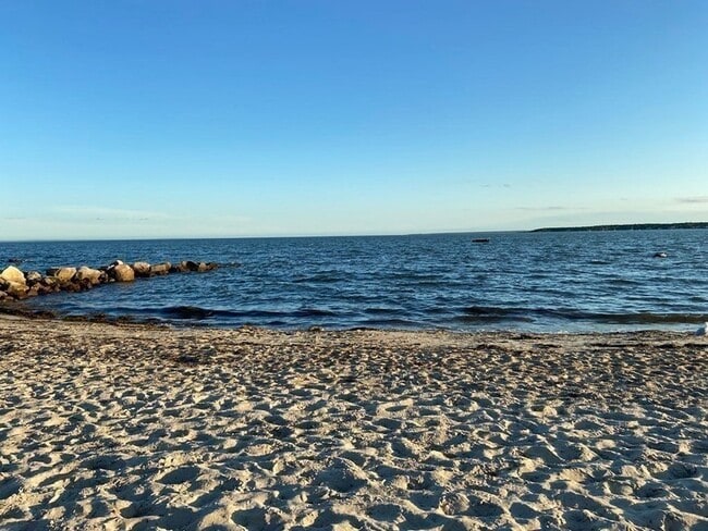 Building Photo - 55 Angelica Ave