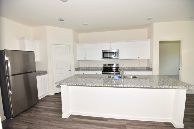 Building Photo - 21659 Cottage Ln