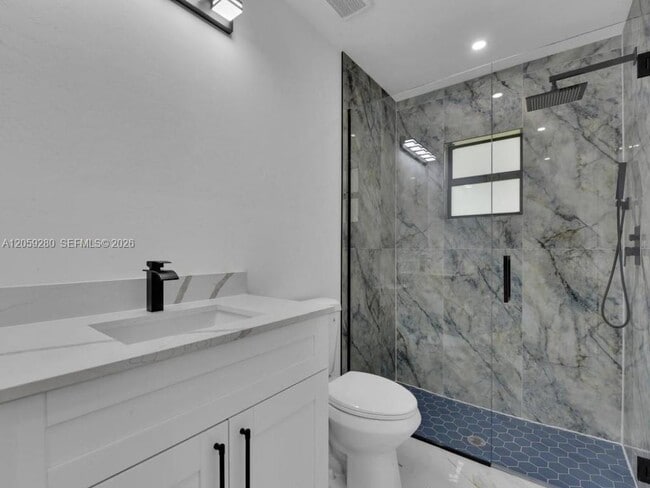 Building Photo - 4745 13th St SW