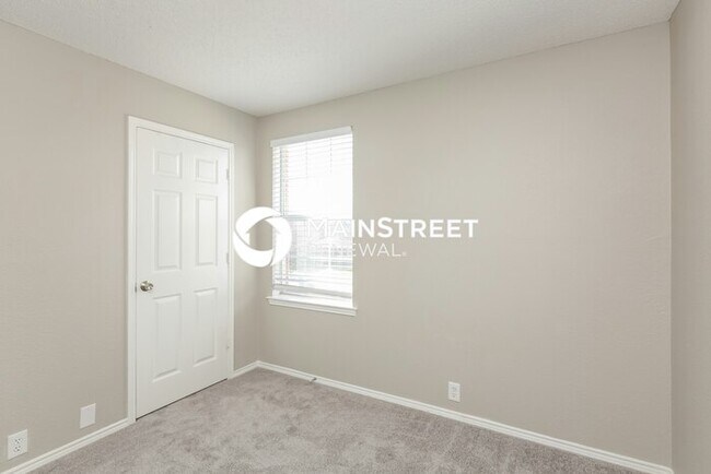 Building Photo - 4 Bedroom Pet-Friendly Home in Glenn Heights, TX with Main Street Renewal