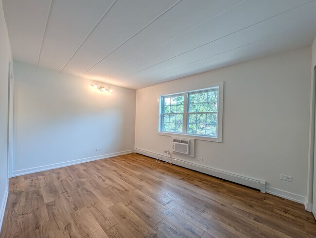 Building Photo - 444 Spring Rd