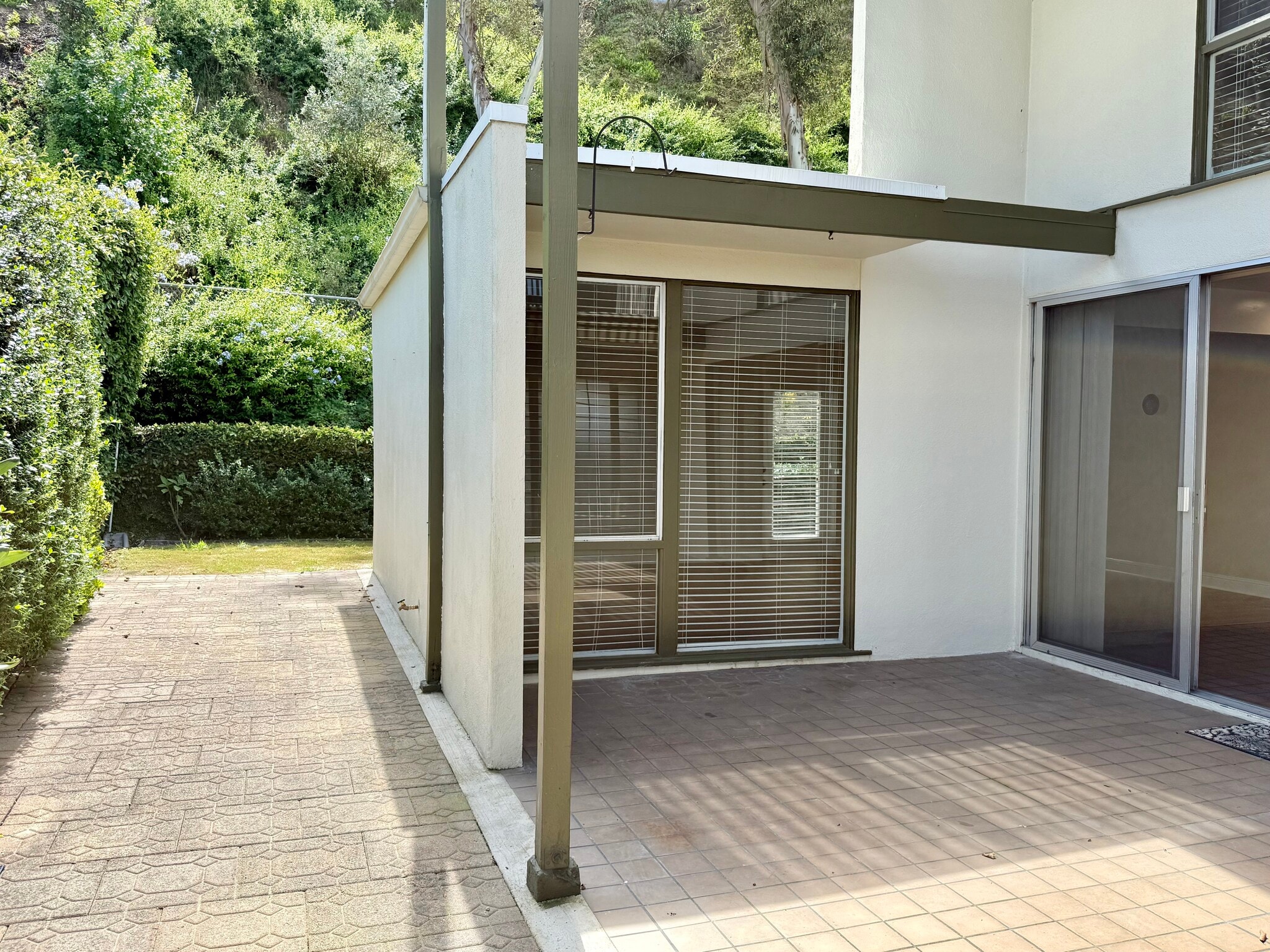 Building Photo - 4126 Del Mar Ave