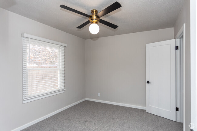 Interior Photo - Bigelow Chapman Apartments