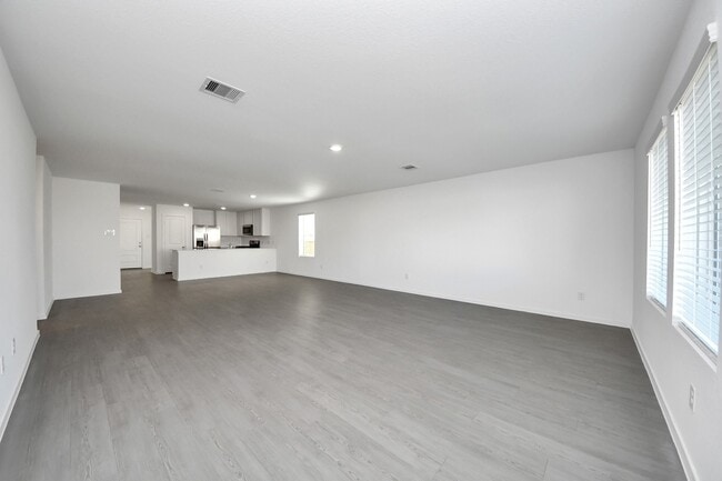 Building Photo - 2523 Night Emerald Dr