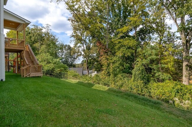 Building Photo - Now available in the highly desirable Lockwood Glen community in Franklin