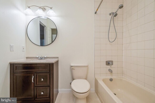 Building Photo - 101 Quince Ct