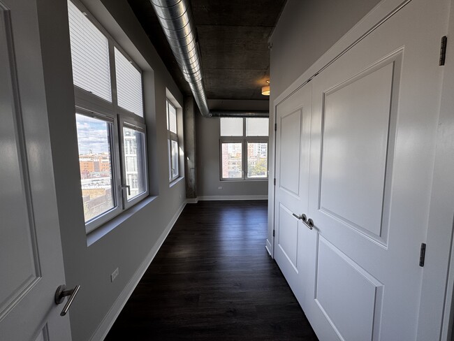 Building Photo - 3845 N Broadway St