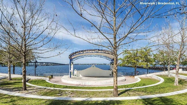 Building Photo - 2926 Rock Sound St