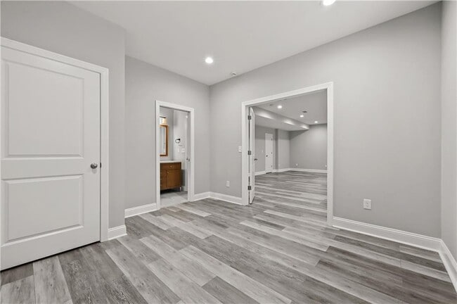 Building Photo - 9965 Cameron Parc Cir