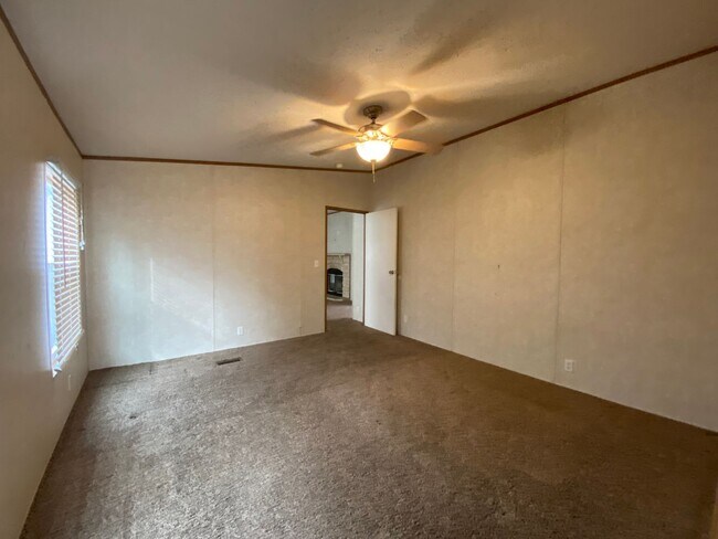 Building Photo - Great location on Monkey Island at Grand Lake!