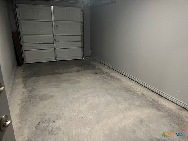 Building Photo - 2814 Leroy Cir