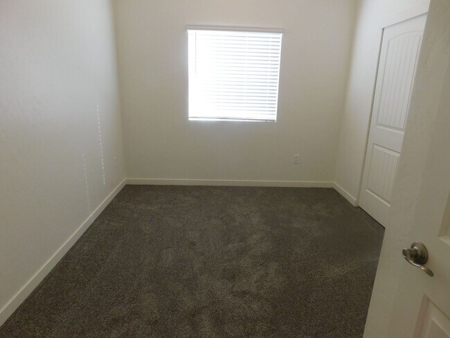 Building Photo - 2 Bed/2 Bath New Construction