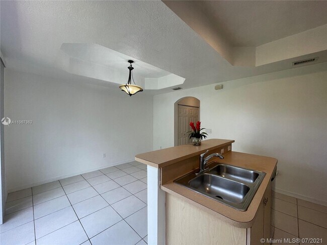 Building Photo - 4961 Leeward Ln