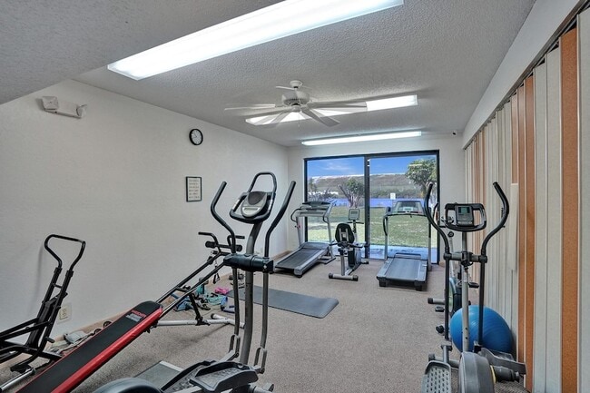 Building Photo - 4550 NW 18th Ave