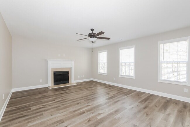 Building Photo - 1757 Maxey Ln