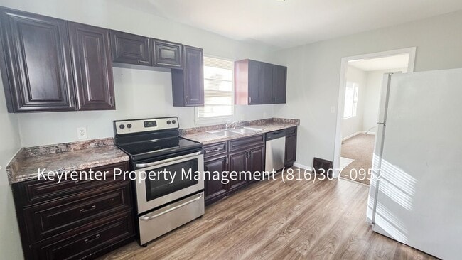 Building Photo - 3 Bed 1 Bath ready to rent!