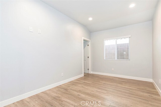 Building Photo - 10563 Vinedale St