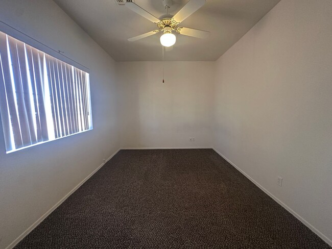 Building Photo - 2400 Mohave Ridge Ave