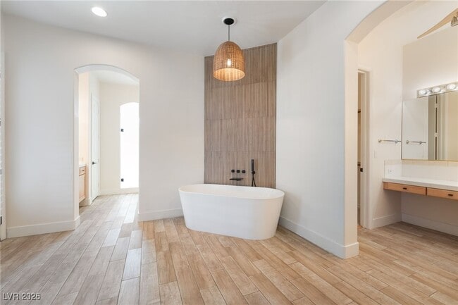 Building Photo - 904 Pont Chartrain Dr