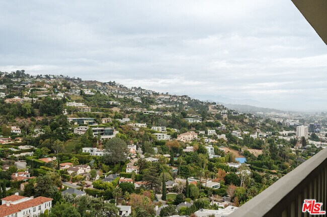 Building Photo - 9255 Doheny Rd