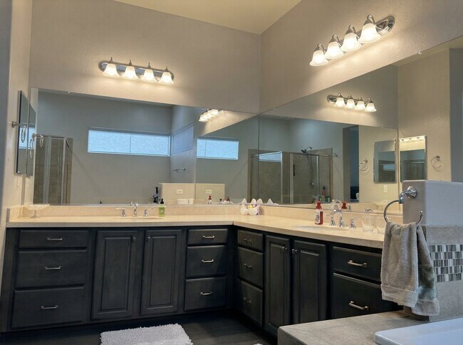 Building Photo - 4590 Fletcher Ct