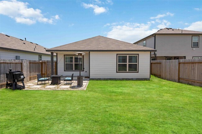 Building Photo - 10527 Meadow Saffron Dr