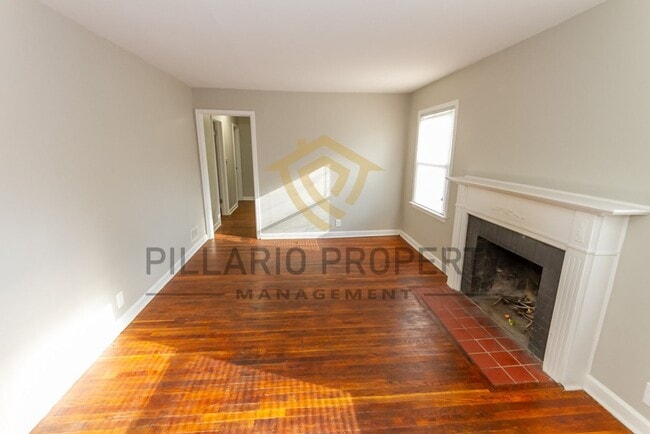 Building Photo - 3 Bed/1 Bath Bungalow near Wes Montgomery ...