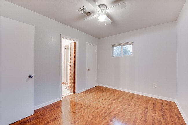 Building Photo - 4310 E Toliver St