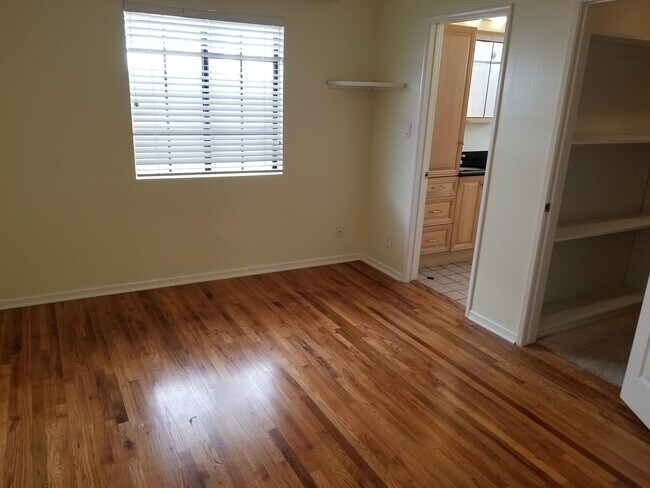 Building Photo - 3-Bedroom Home with Bonus Space | South Redondo Beach | Near Coast