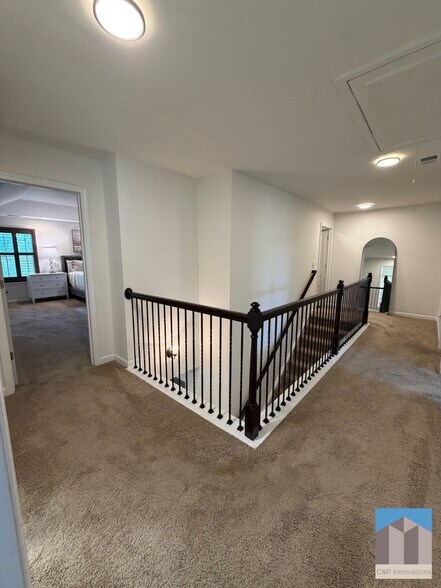 Building Photo - 838 Pine Ln