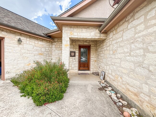 Building Photo - 1211 Flaman Rd