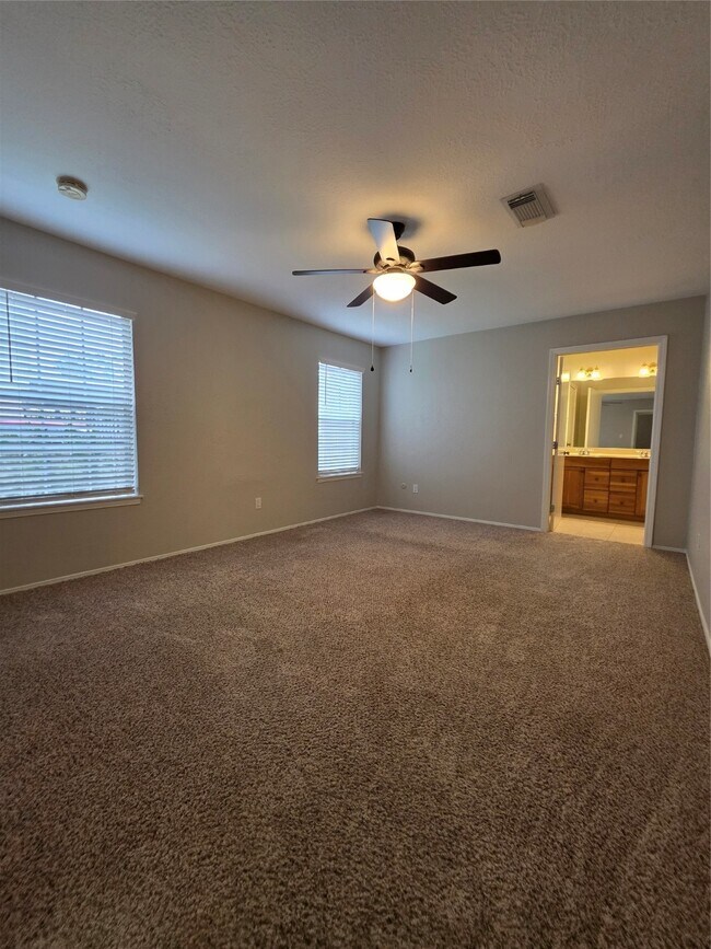 Building Photo - 419 Gleneagles Dr