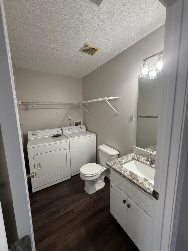 Building Photo - Available NOW- 113 Commons-Move in Special 1/2 off the first month rent with 12-month Lease