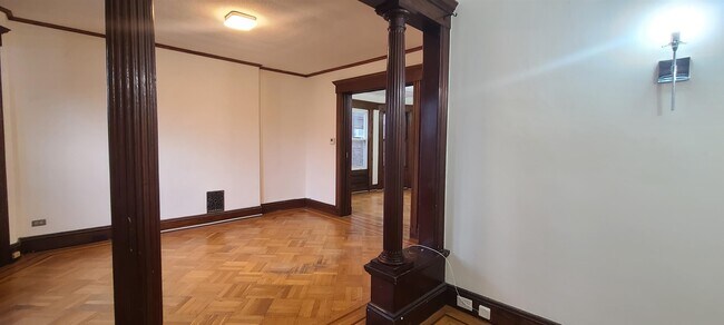 Building Photo - 49 Hudson Pl