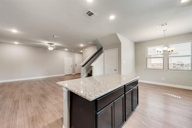 Building Photo - 4929-4931 Sanger Cir Dr